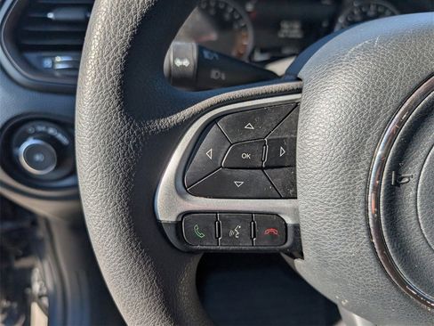 Used 2023 Jeep Renegade Latitude image 16