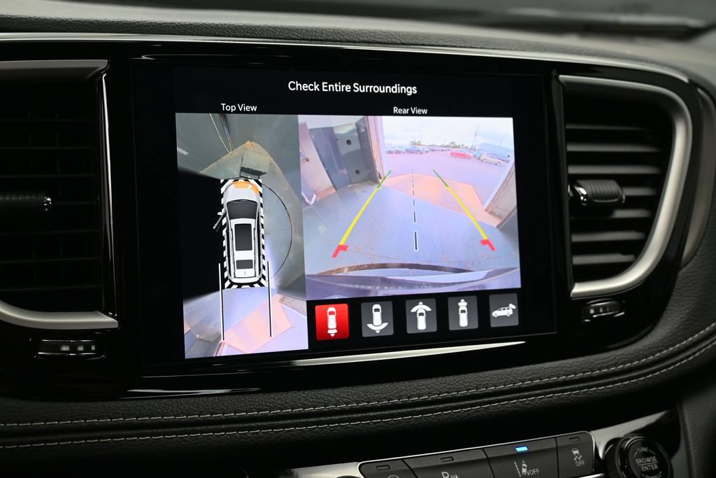 New 2027 Chrysler Pacifica Select w/ Family Tech Group FWD image 25