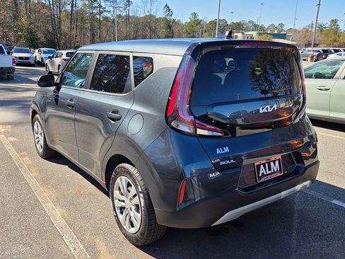 Used 2025 Kia Soul LX image 6