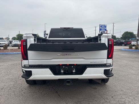 Used 2024 GMC Sierra 3500 Denali Ultimate AWD/4WD image 5