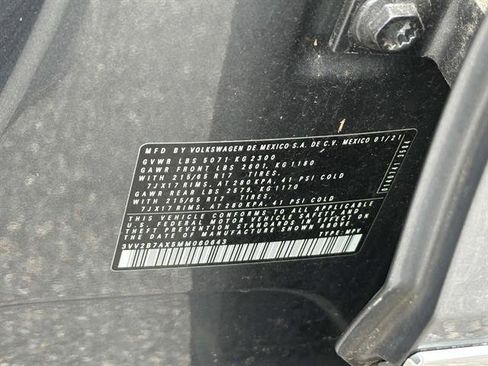 Used 2021 Volkswagen Tiguan SE w/ Panoramic Sunroof Package image 15