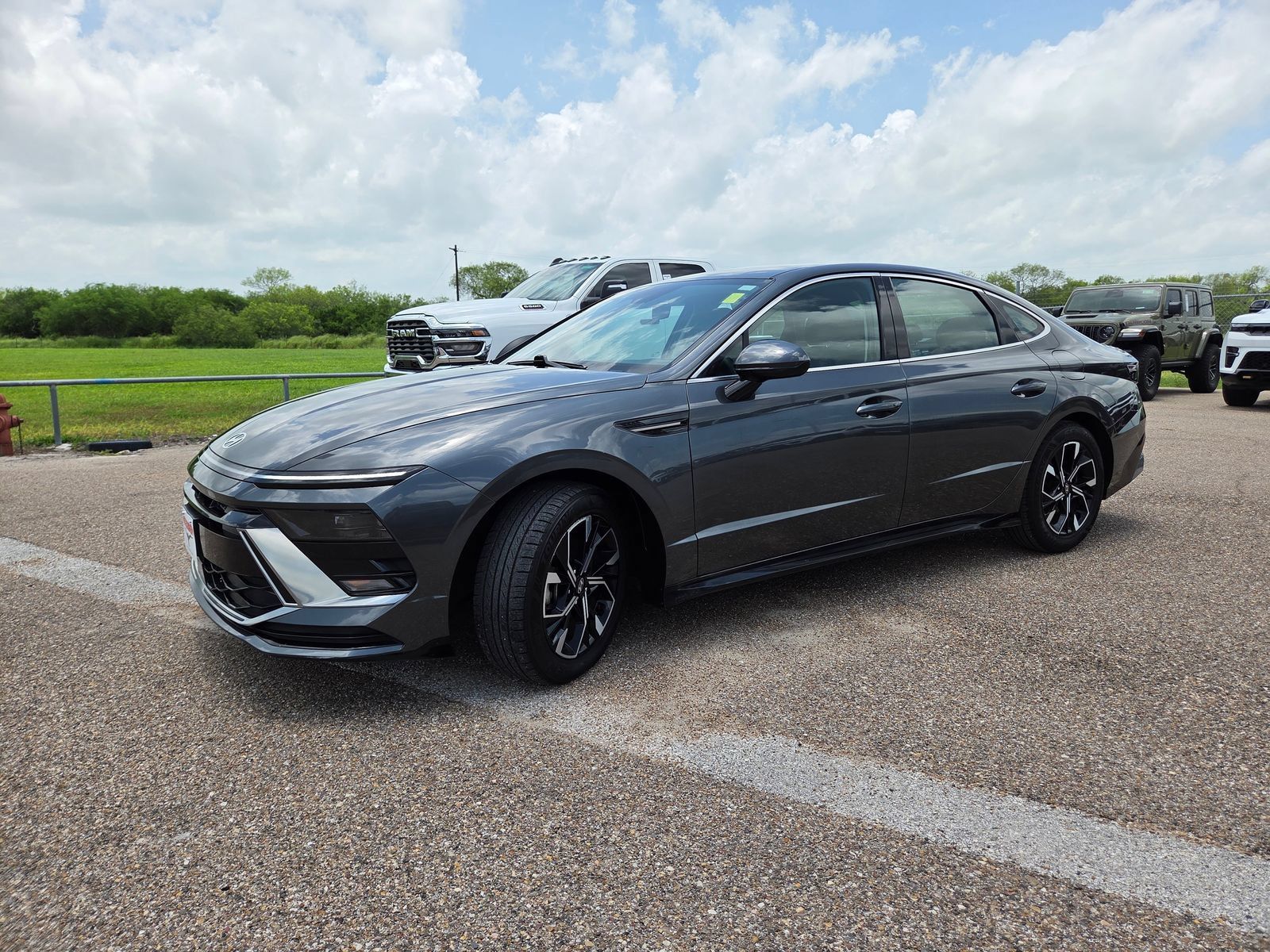 Used 2024 Hyundai Sonata SEL FWD image 3