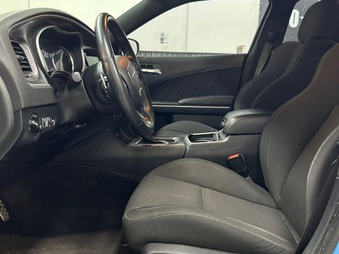 Used 2018 Dodge Charger R/T Scat Pack RWD image 8