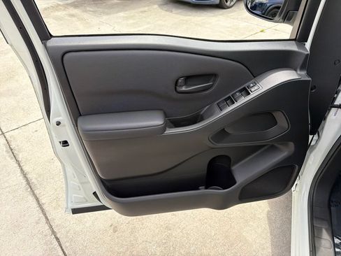 Used 2024 Nissan Frontier S w/ Technology Package RWD image 14