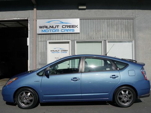 Used 2009 Toyota Prius Touring FWD image 19