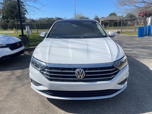 Used 2020 Volkswagen Jetta SEL image 2