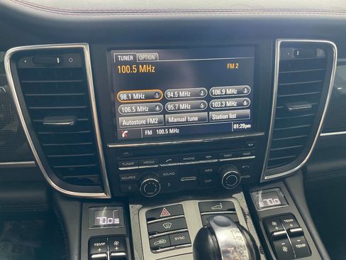 Used 2015 Porsche Panamera GTS image 33