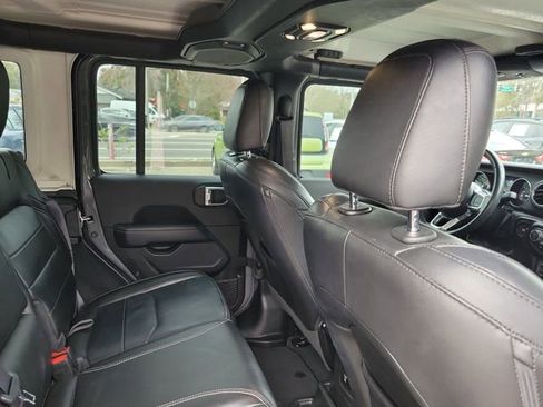 Used 2022 Jeep Wrangler Unlimited Sahara 4xe image 30