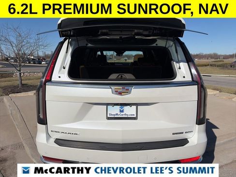 Used 2022 Cadillac Escalade ESV Premium Luxury image 63