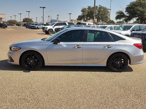 Used 2022 Honda Civic Sport image 2