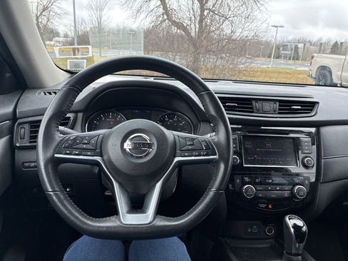 Used 2020 Nissan Rogue SV image 24