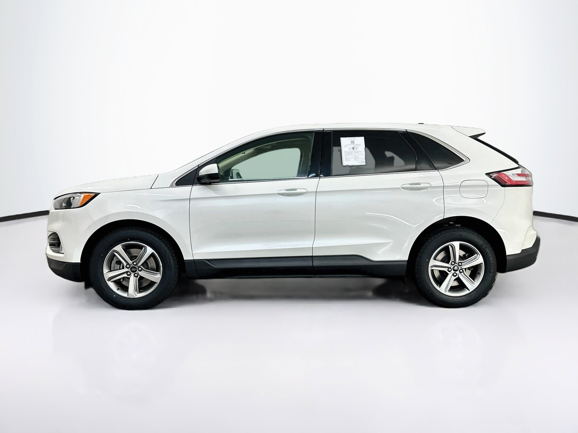 Used 2024 Ford Edge SEL w/ Convenience Package AWD/4WD image 4