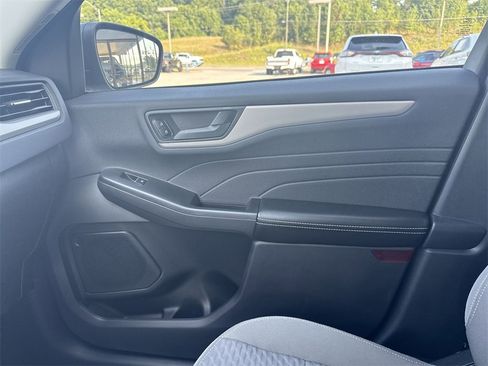 Used 2022 Ford Escape SE w/ Convenience Package image 26