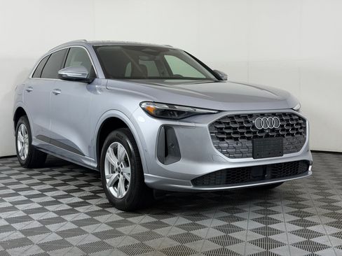 Certified 2025 Audi Q5 Premium w/ Convenience Package AWD/4WD image 7