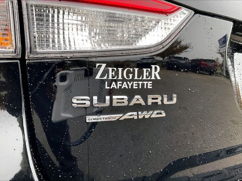 Used 2021 Subaru Forester Limited image 32