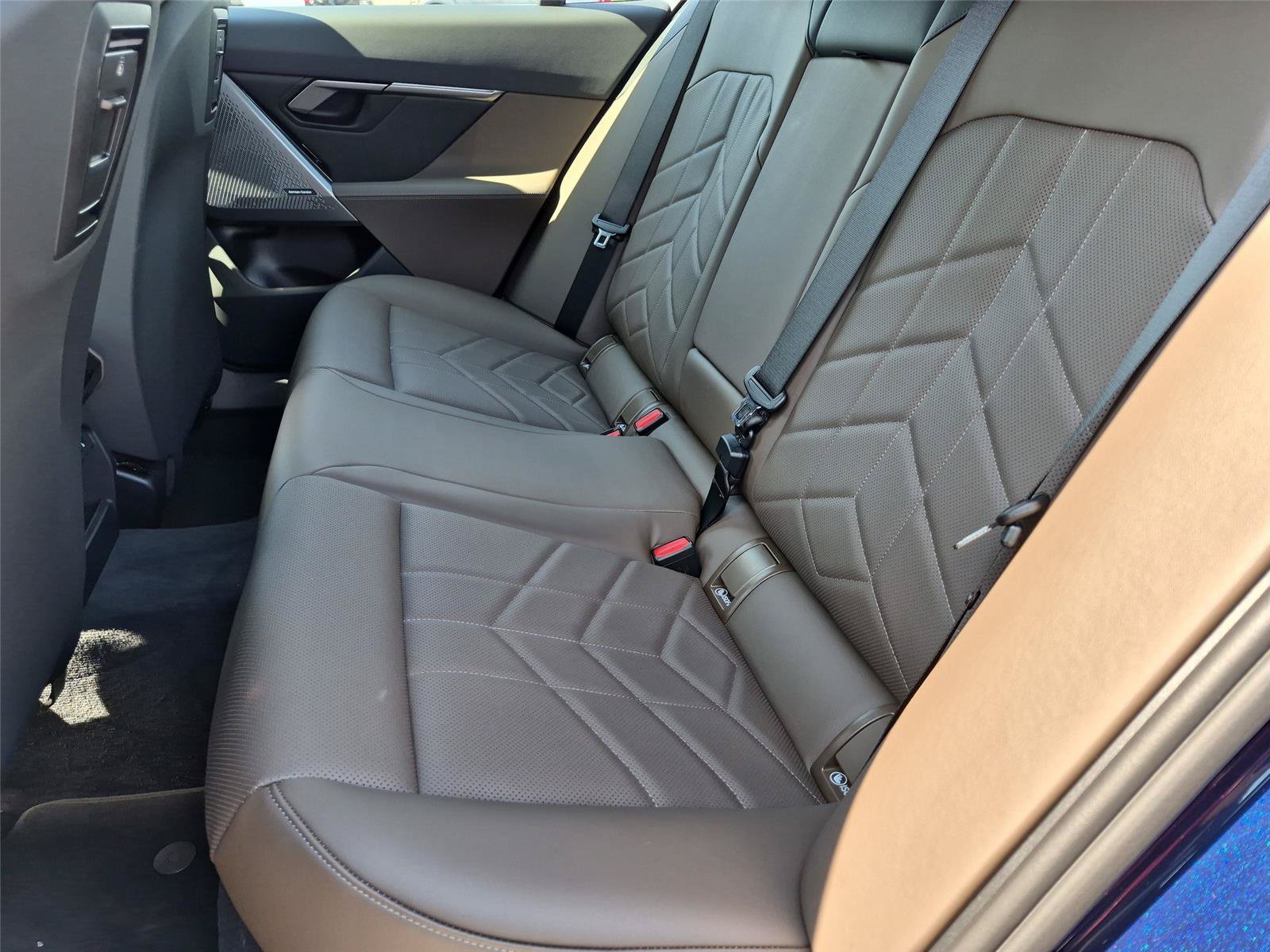 Used 2026 BMW 530i xDrive w/ Premium Package AWD/4WD image 33