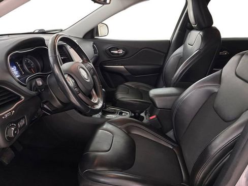 Used 2021 Jeep Cherokee Latitude Plus image 12