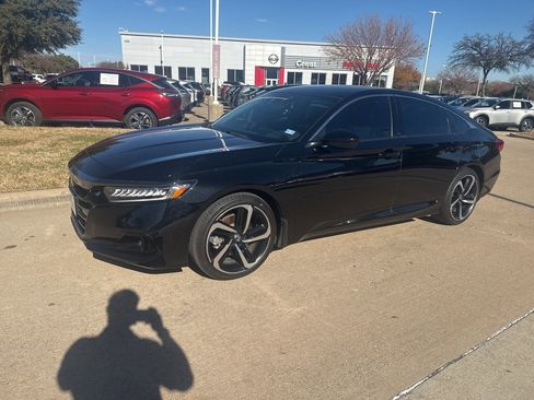 Used 2022 Honda Accord Sport image 2