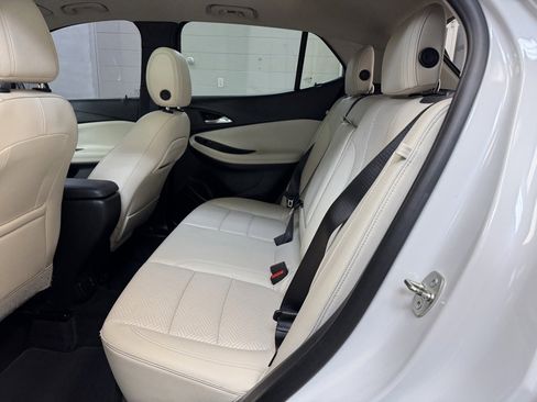 Used 2020 Buick Encore GX Essence w/ Experience Buick Package image 31