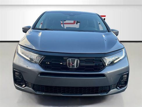 Used 2025 Honda Odyssey Touring image 2