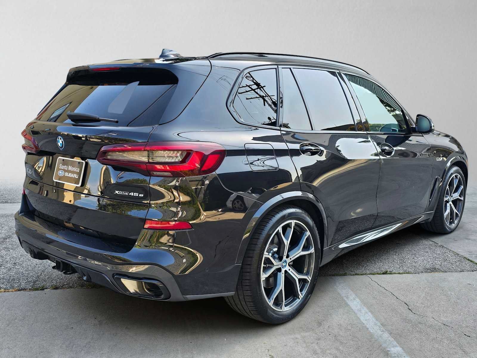 Used 2023 BMW X5 xDrive45e w/ M Sport Package AWD/4WD image 3