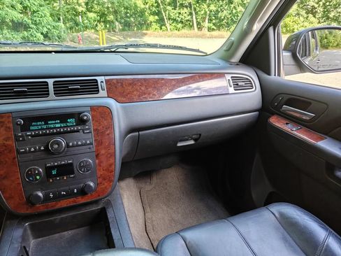 Used 2012 Chevrolet Tahoe LT AWD/4WD image 19