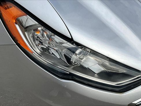 Used 2018 Ford Fusion S image 27