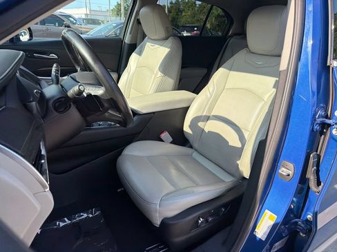 Used 2021 Cadillac XT4 Premium Luxury FWD image 32