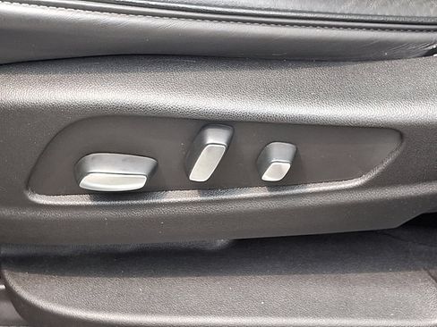 Certified 2023 Cadillac XT6 Premium Luxury w/ Platinum Package image 17