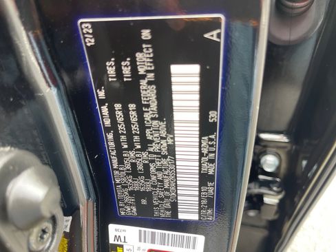 Used 2024 Toyota Highlander XLE FWD image 11