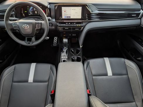 Used 2026 Toyota Camry SE FWD image 11