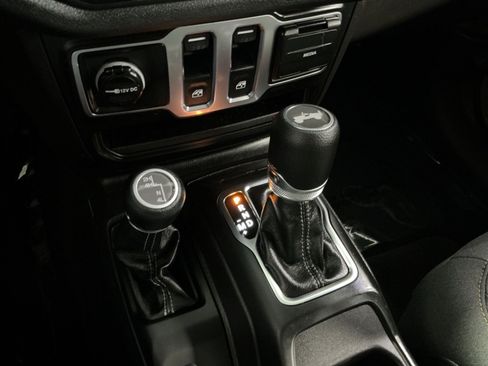 Used 2026 Jeep Wrangler Sport AWD/4WD image 21
