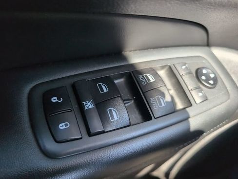 Used 2020 Jeep Grand Cherokee Limited AWD/4WD image 15