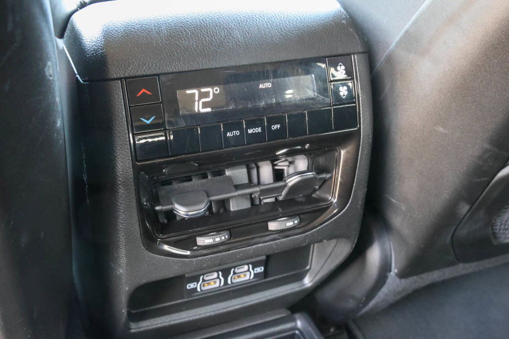 Used 2023 Jeep Grand Cherokee L Laredo AWD/4WD image 19