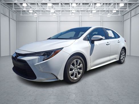 Used 2024 Toyota Corolla LE FWD image 1