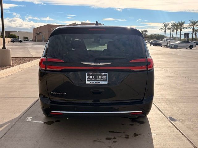 Certified 2025 Chrysler Pacifica Select FWD image 7
