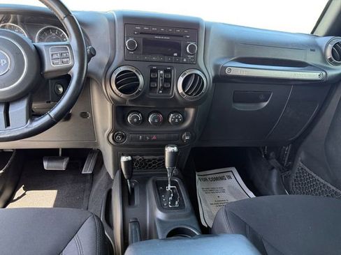 Used 2018 Jeep Wrangler Unlimited Sport S AWD/4WD image 11