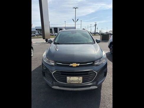 Used 2018 Chevrolet Trax LT w/ LT Convenience Package image 1