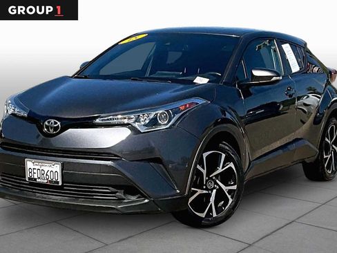 Used 2018 Toyota C-HR XLE FWD image 1