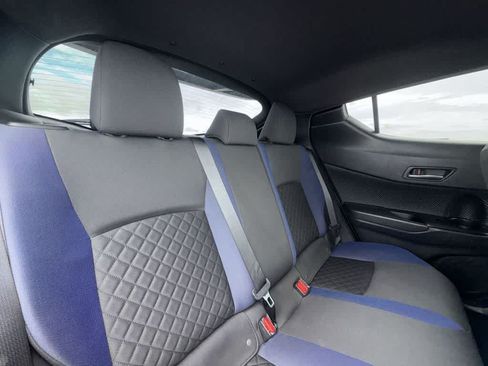 Used 2021 Toyota C-HR XLE FWD image 26