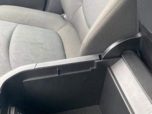 Used 2024 Toyota RAV4 XLE image 23