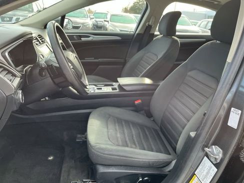 Used 2019 Ford Fusion SE image 15