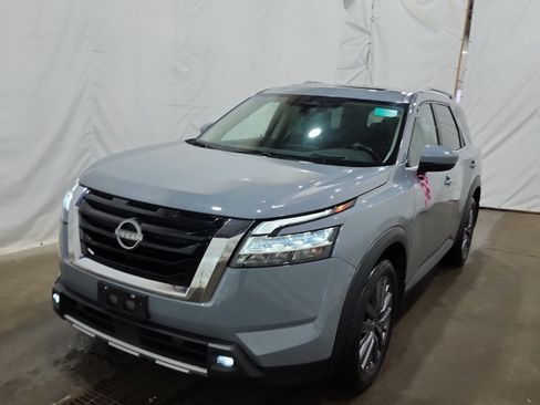 Used 2023 Nissan Pathfinder SL AWD/4WD image 1