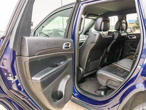 Used 2018 Jeep Grand Cherokee Laredo image 26