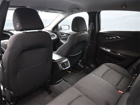 Used 2024 Chevrolet Malibu LT image 2