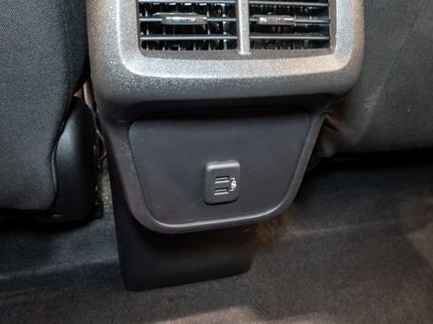 Used 2024 Chevrolet Equinox LT AWD/4WD image 22