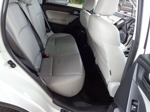 Used 2015 Subaru Forester 2.5i Limited AWD/4WD image 20