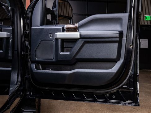 Used 2022 Ford F250 Lariat w/ Black Appearance Package image 34