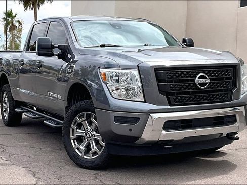 Used 2023 Nissan Titan SV w/ SV Convenience Package AWD/4WD image 2