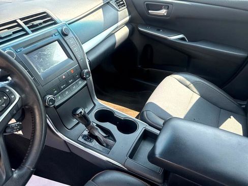 Used 2016 Toyota Camry SE image 12